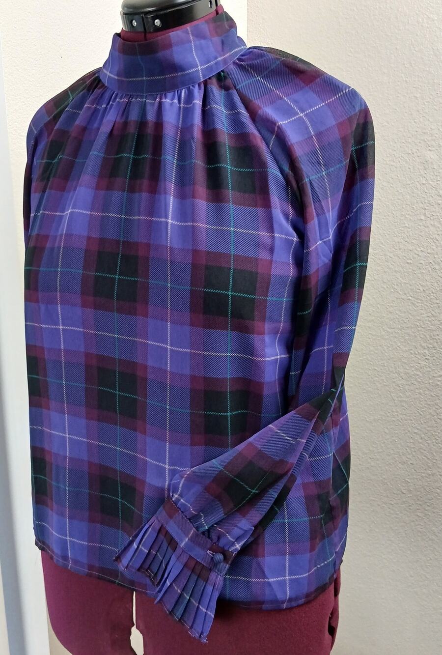 Ann Taylor Plaid Back Bow Blouse MP petite bright purple pleated LS chiffon